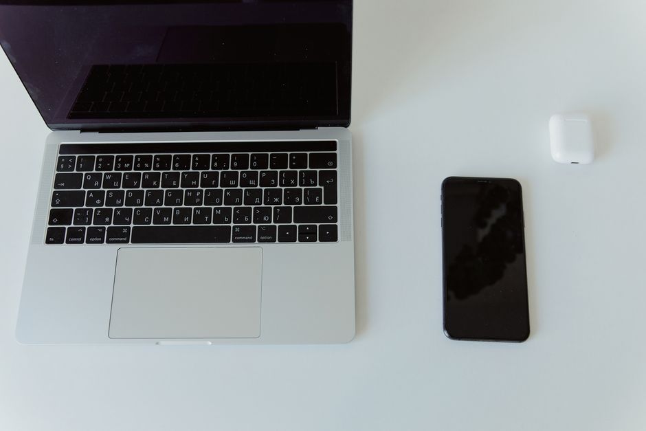 Happ на iPhone: VPN включён, но интернета нет